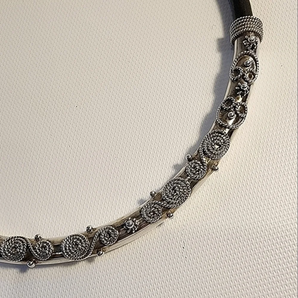 No brand this necklace